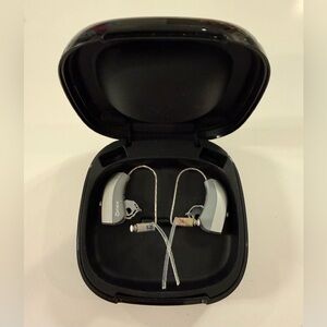 Widex Evoke Fusion Model E-F2 14 Chanel Bluetooth Hearing Aids with Accessories